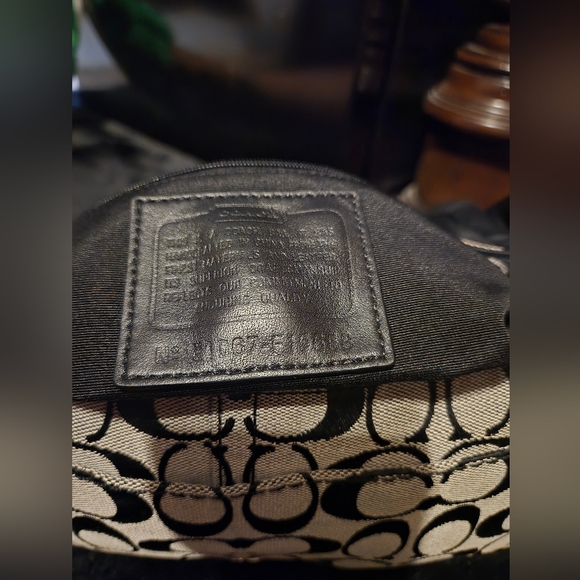 Coach Black And Gray Signature Soho Buckle - Picture 15 of 16